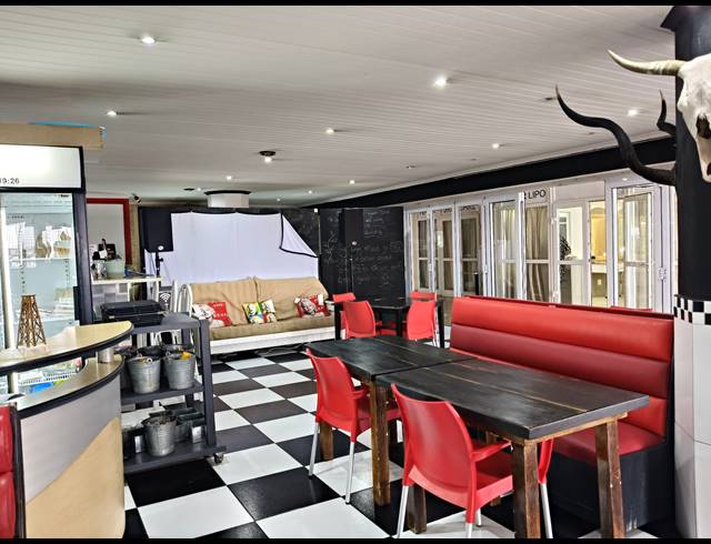 188M² RETAIL FOR SALE IN JEFFREYS BAY CENTRAL